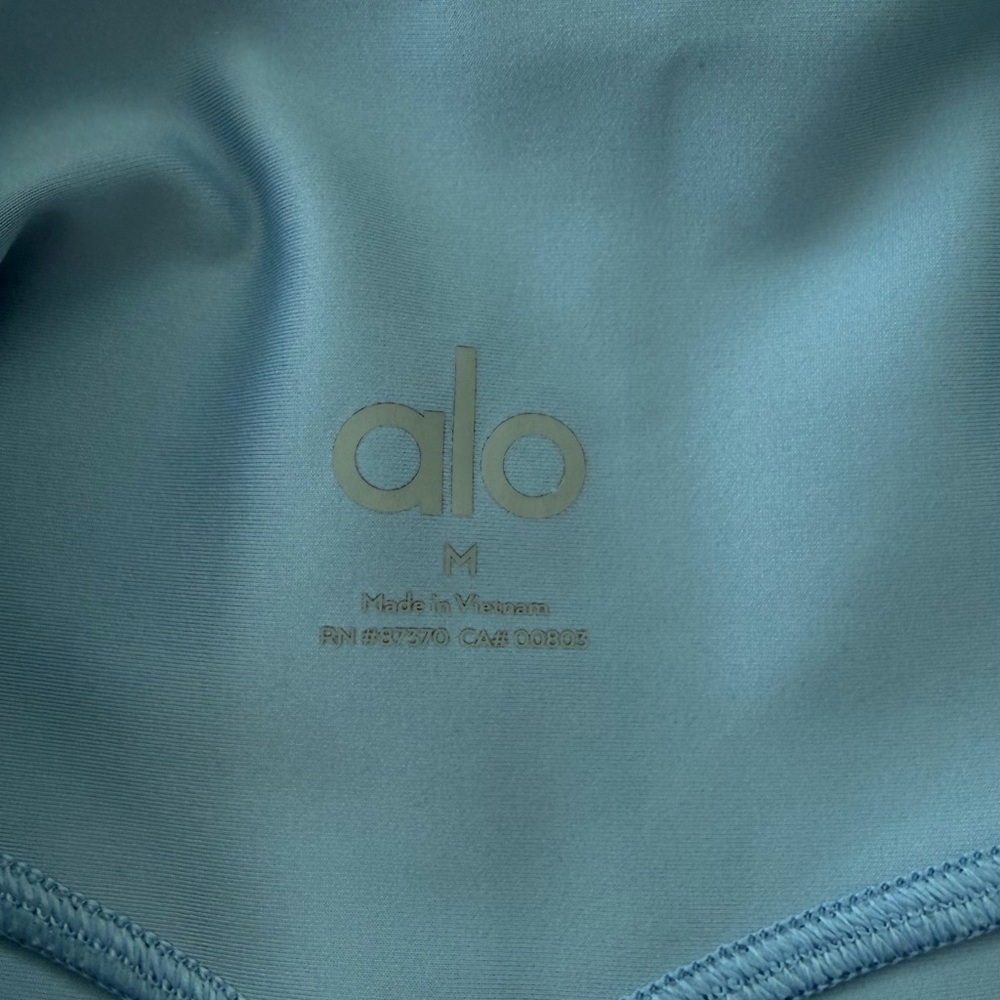 ALO Yoga Women's Light Blue Bike Shorts - Picture 3 of 4